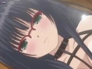 Sexy anime brunette i strømper